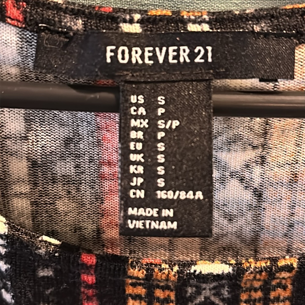 Forever 21 multi colored print, short sleeve pullover dress, size small - Picture 2 of 3